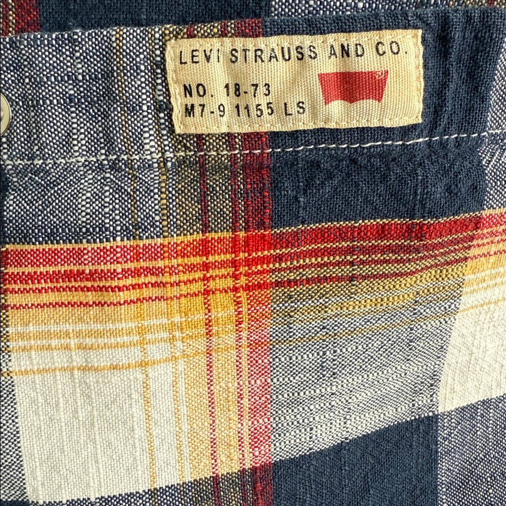 Levi’s Barstow Standard Fit Western Shirt • Plaid Snap Button • Long Sleeve - Picture 3 of 8